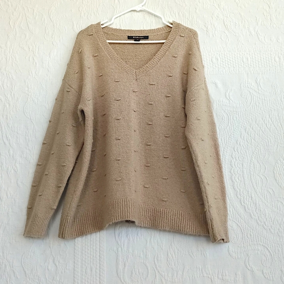 Bydesign Elegant Beige V-Neck Sweater Soft Comfy Polka Dot Textured Long sleeve - Picture 1 of 8